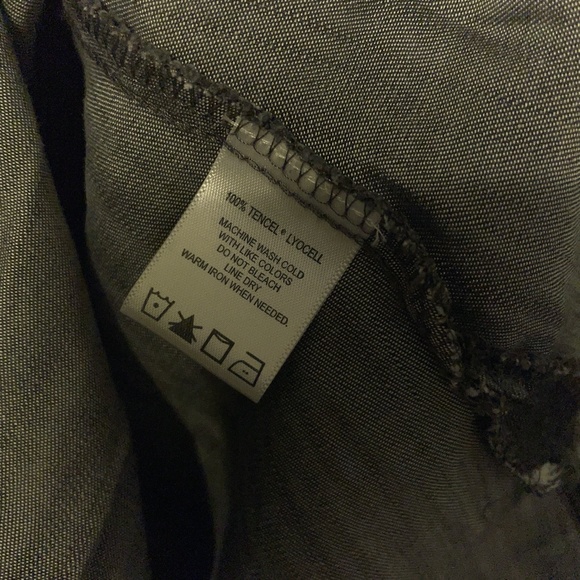 EUC Foxcroft Shaped Polka Dot Button Down Shirt 8P - Picture 3 of 7